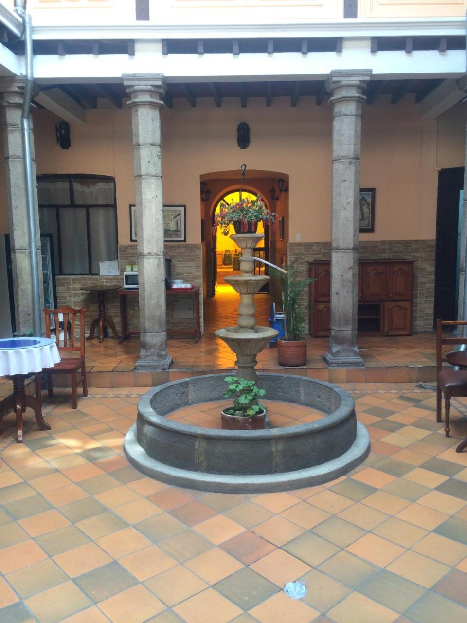 Hotel Catedral キト エクステリア 写真